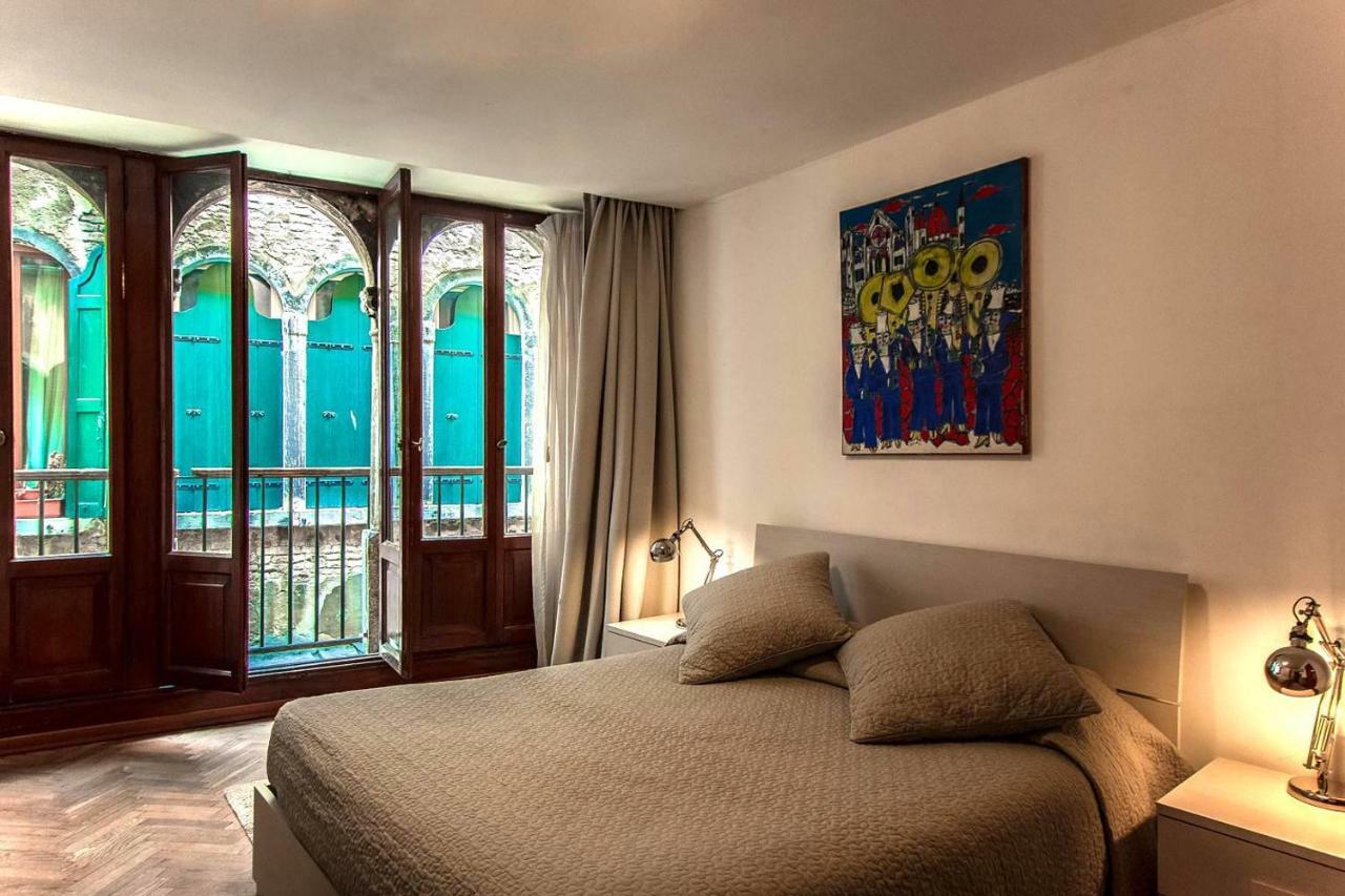 Art Apartment *